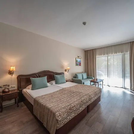 Hotel Aquaclub Grifid Bolero 4*